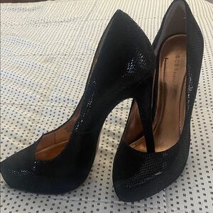 Snake skin leather high heels